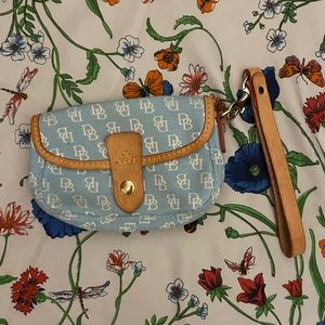 Dooney & Bourke wristlet